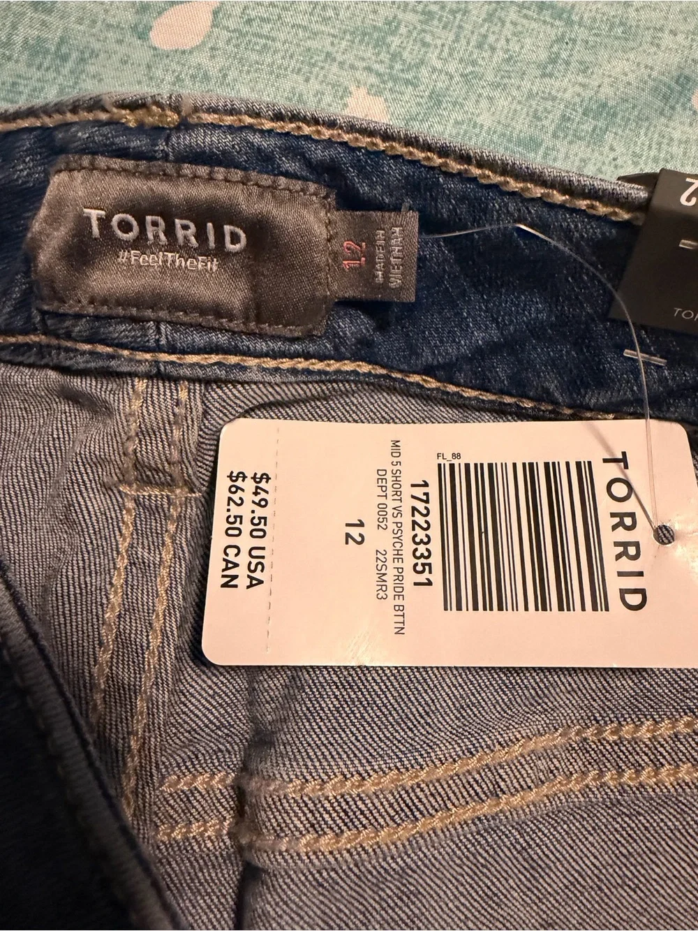NEW NWT Torrid Blue High-Rise Jeans with Multicolor Rainbow 🌈 Button-Fly